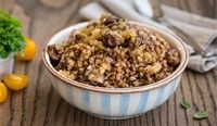 Гречневая каша с куриными сердечками и чесноком. Узнать рецепт