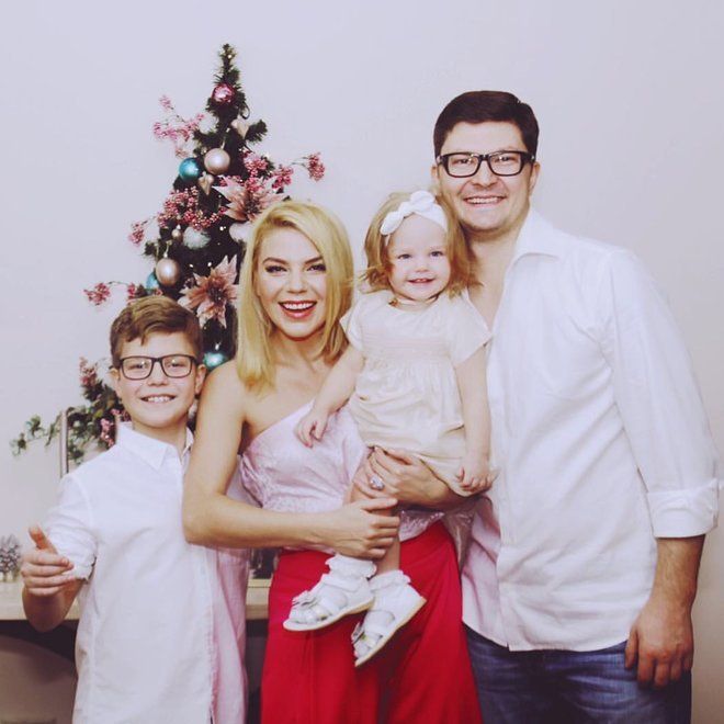 Липа Тетерич с мужем и детьми