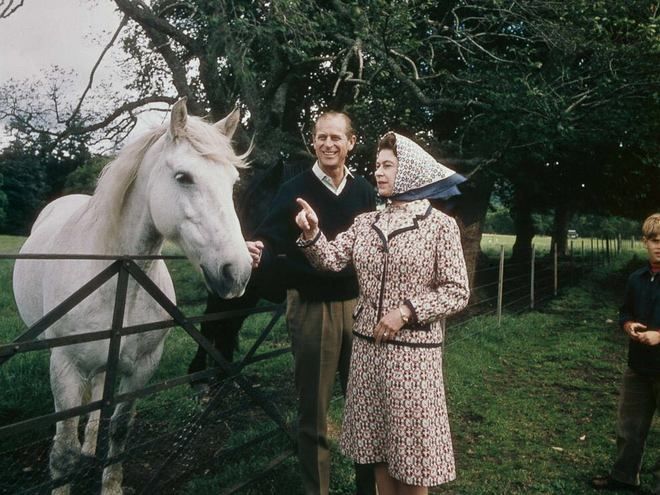 Елизавета II и ее супруг, герцог Эдинбургский, 1972 год /   Instagram  @theukroyals