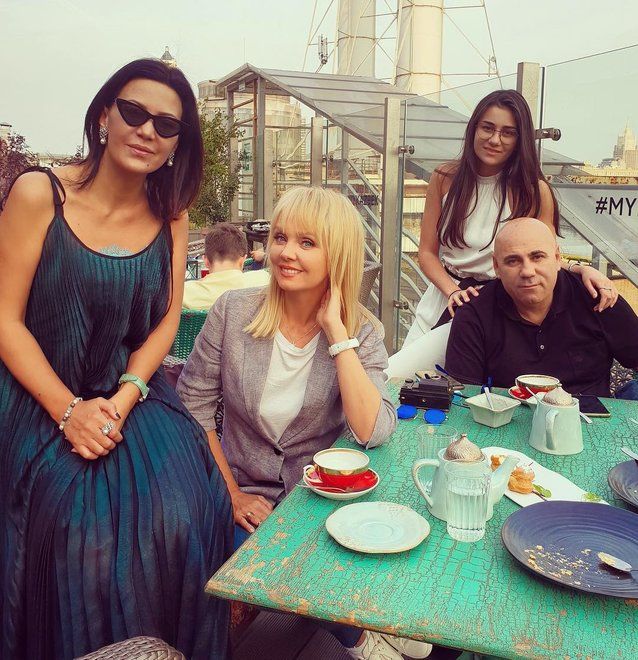 Лейла Фаттахова, Валерия и Иосиф Пригожин с дочерью Лизой   Instagram @ lizaprigozhina