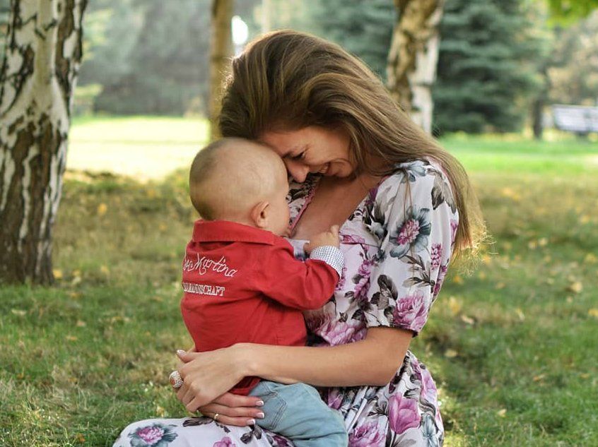 Доктор Комаровский рассказал, как долго маме стоит кормить ребенка грудью