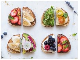 Витаминный заряд: летние тосты с ягодами, овощами и фруктами
