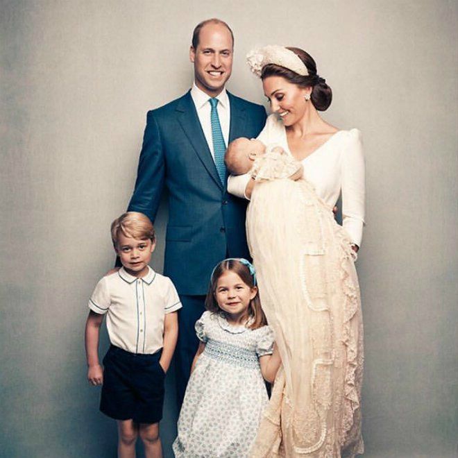 Вся семья и принц Луи: новые официальные королевские портреты