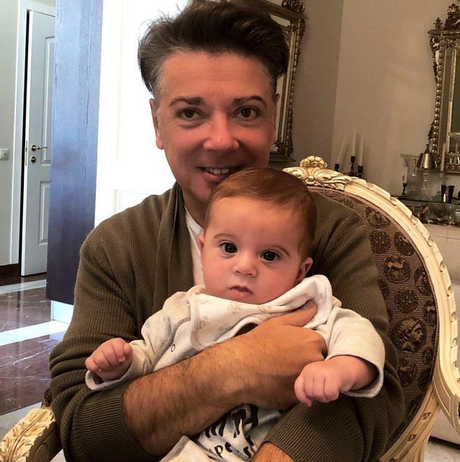 Валентин Юдашкин с младшим внуком