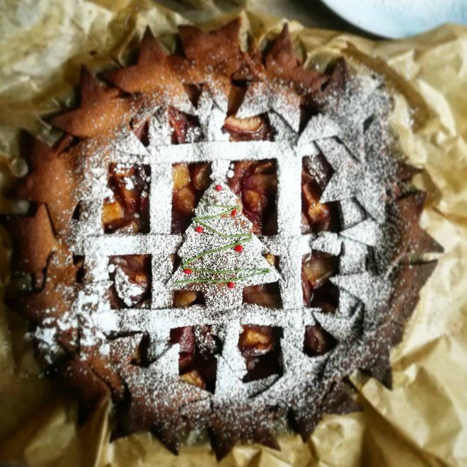 Пирог с нектарином /   Instagram  @bianca_paelinck