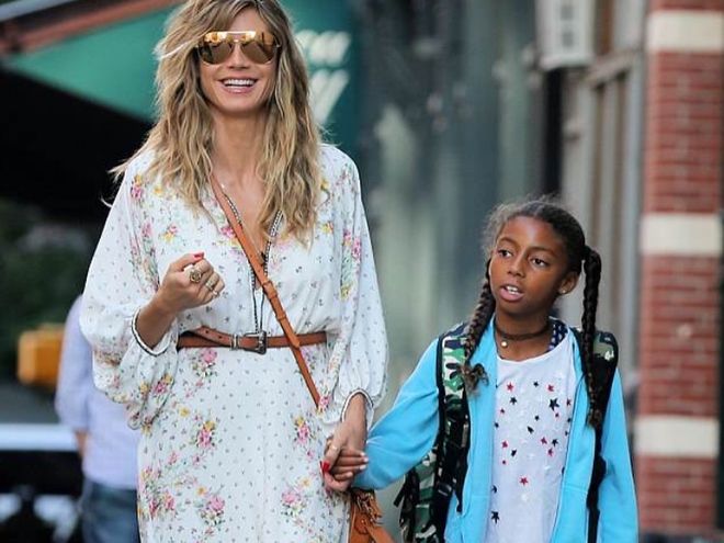 Дочки-матери: Хайди Клум и Лу гуляют по Нью-Йорку