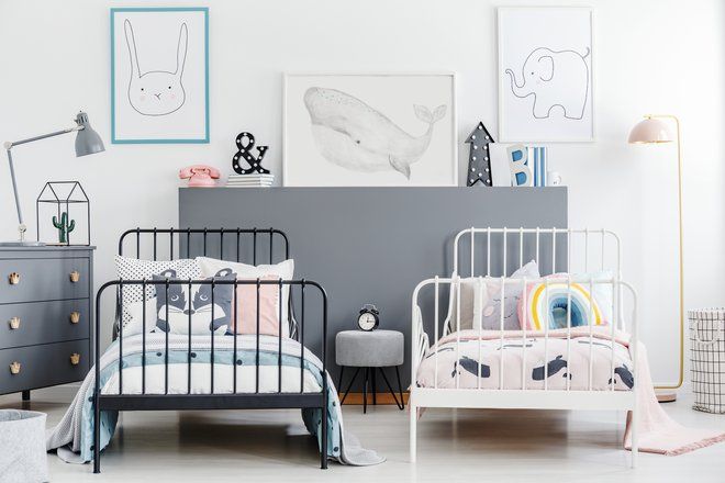Детская для двух детей: как выбрать кровати и разделить пространство