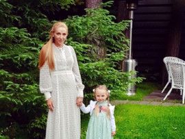 Тургеневские барышни: Татьяна Навка с дочкой