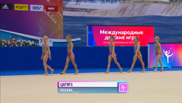Лишила детей детства. Лишила детей детства.