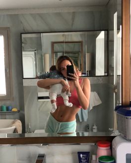Стала меньше сюда заходить, Стала меньше сюда заходить,